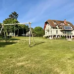 شقة The Old Fenwick House