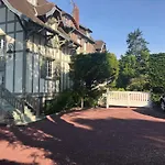 The Old Fenwick House *