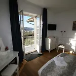 The Old Fenwick House Апартаменты *