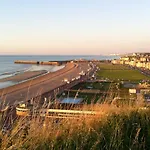 The Old Fenwick House Апартаменты *