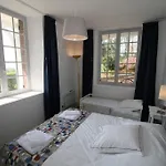 Апартаменты The Old Fenwick House