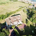 The Old Fenwick House Апартаменты