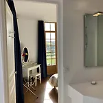 The Old Fenwick House Апартаменты *