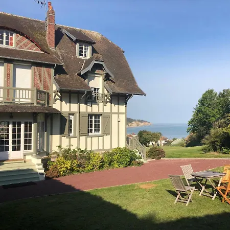 The Old Fenwick House *