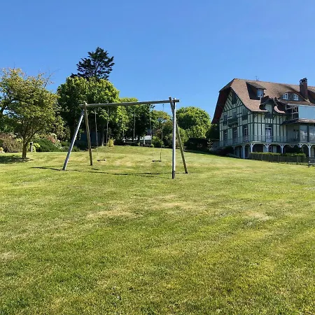 The Old Fenwick House *