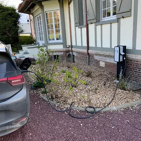 The Old Fenwick House