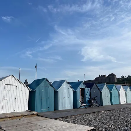 The Old Fenwick House *