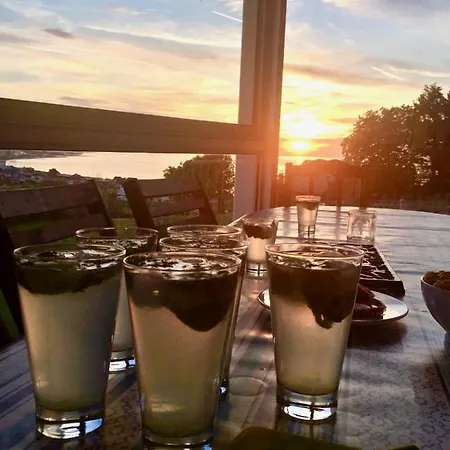 The Old Fenwick House 아파트 *