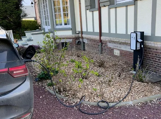 The Old Fenwick House