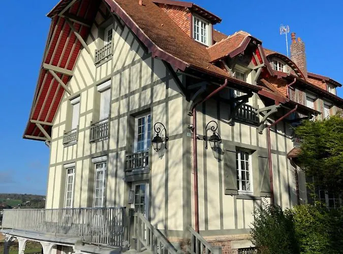 The Old Fenwick House Hautot-sur-Mer