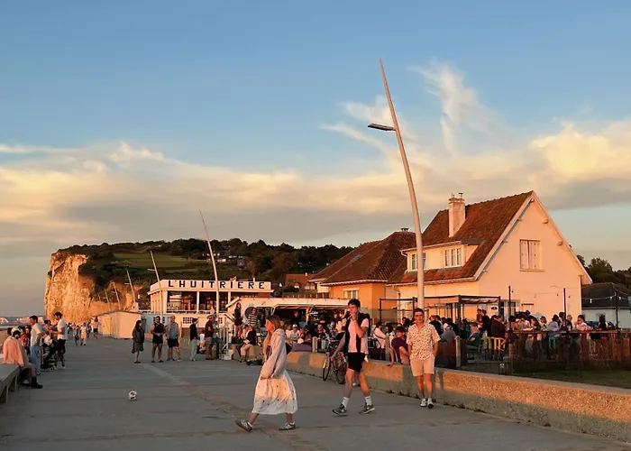 The Old Fenwick House *