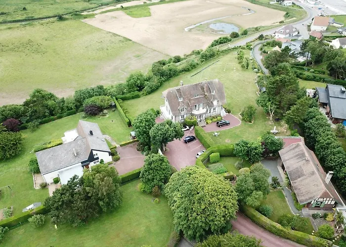 The Old Fenwick House *